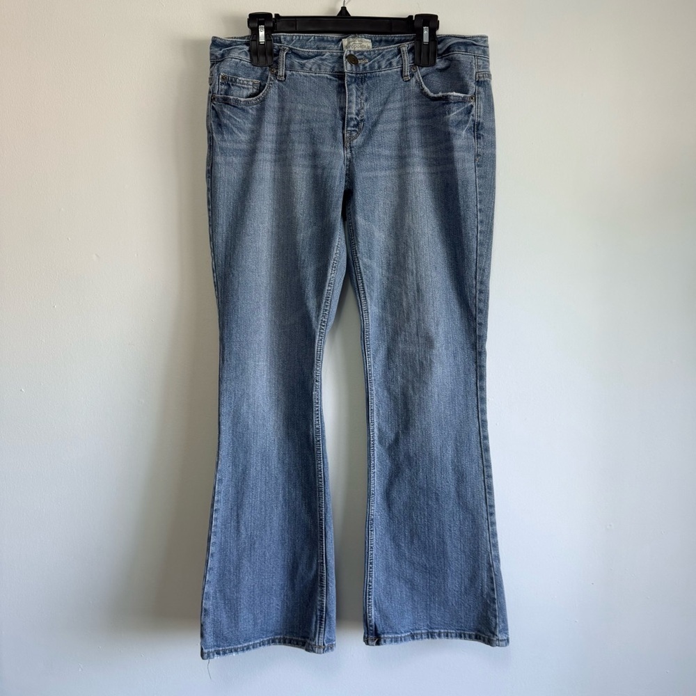Aeropostale Hailey Flare Jeans Medium Wash Size 13/14 Short Low Rise